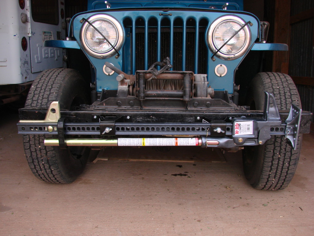 Hi-Lift X-Treme Jack fully equipped to a Jeep
